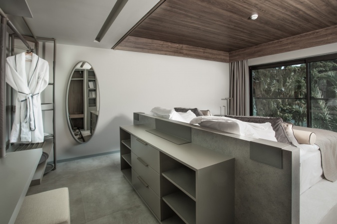 Family Suit Kara Tarafı